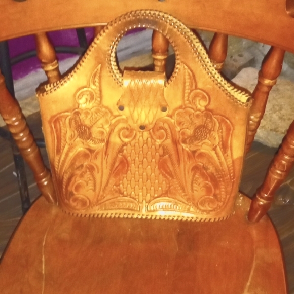 Handbags - 1940s vintage hand carved leather arm purse